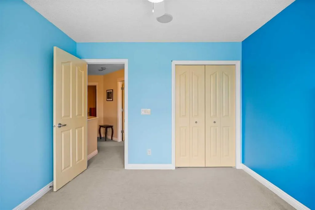 160 Royal Oak Heights NW