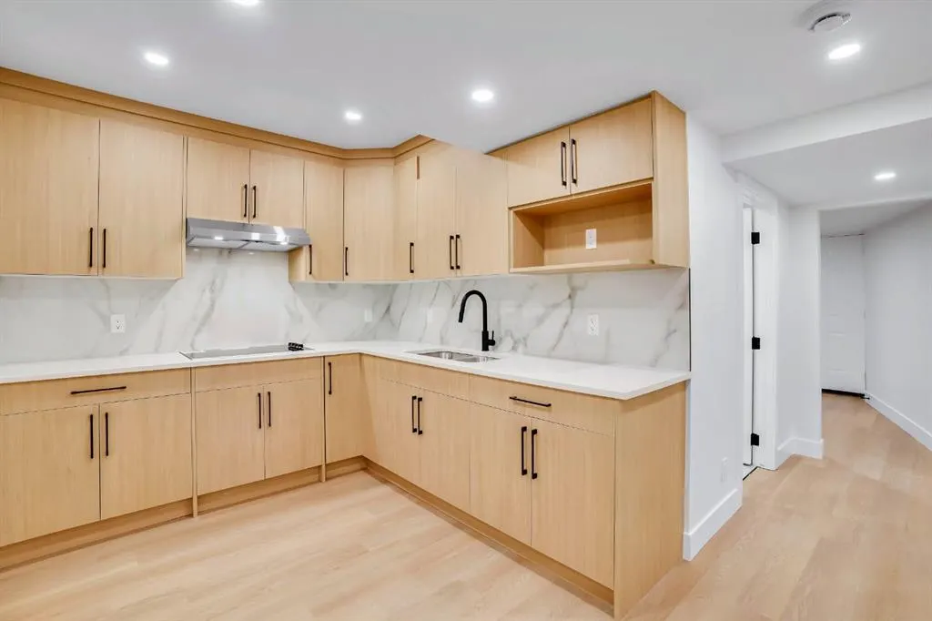 203 Edgepark Way NW