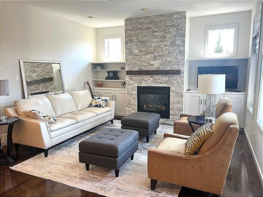 128 Grand River Boulevard W