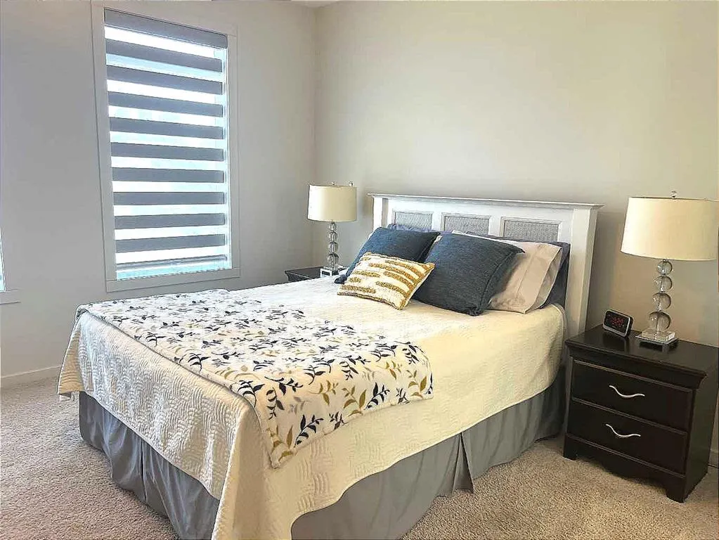 128 Grand River Boulevard W
