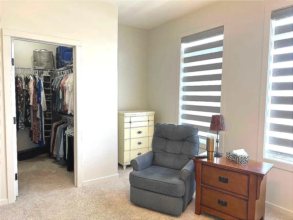 128 Grand River Boulevard W