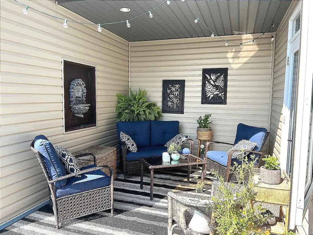 128 Grand River Boulevard W