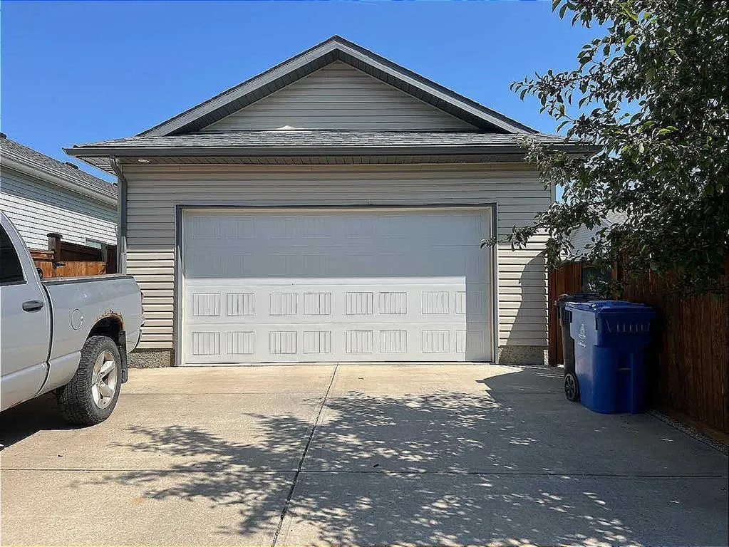 128 Grand River Boulevard W
