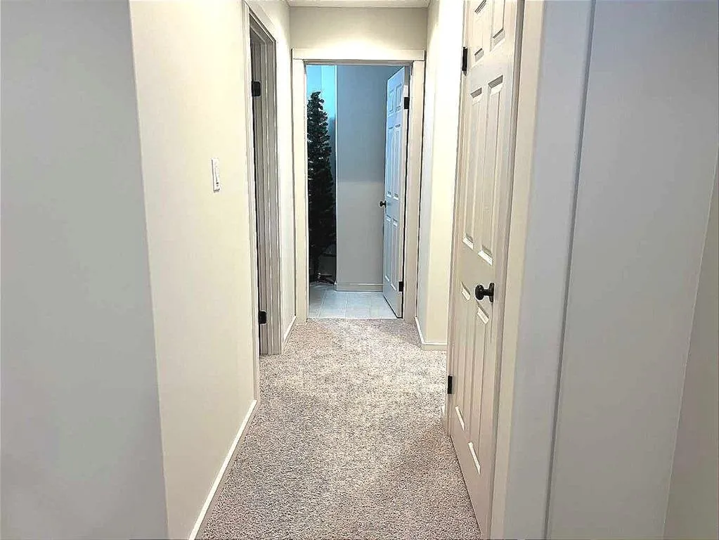 128 Grand River Boulevard W