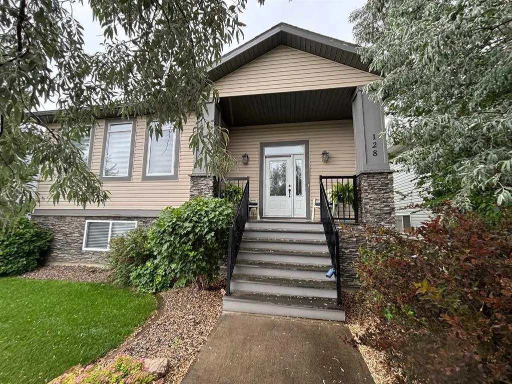 128 Grand River Boulevard W