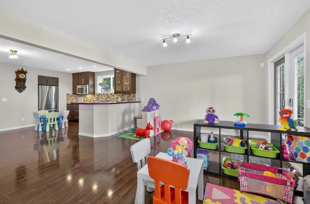 108 Rainbow Falls Row