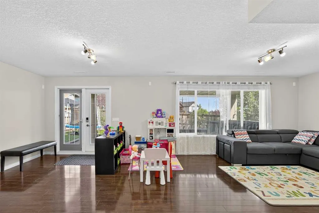 108 Rainbow Falls Row