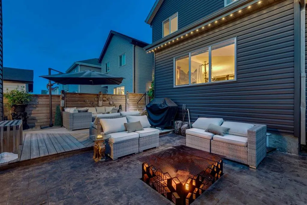 205 Copperpond Parade SE