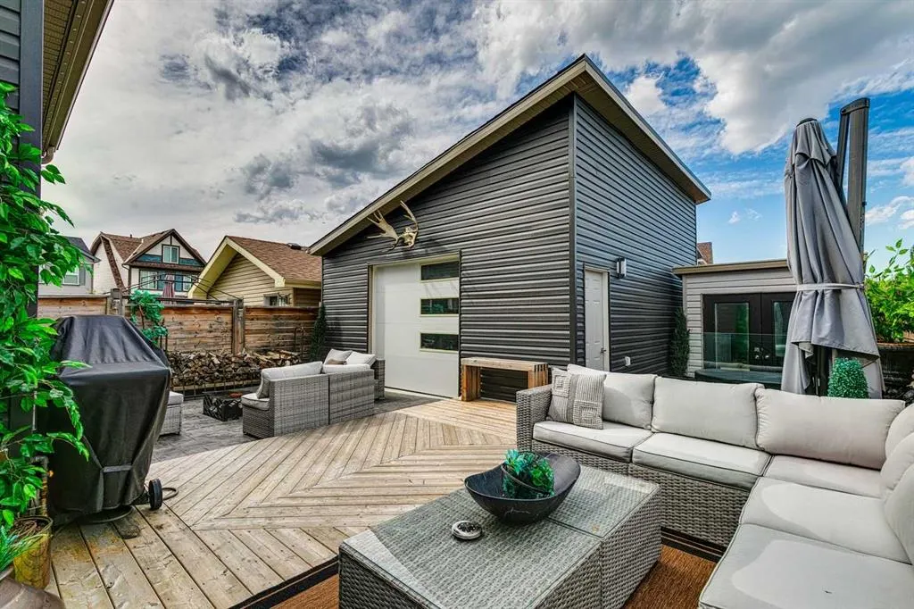 205 Copperpond Parade SE