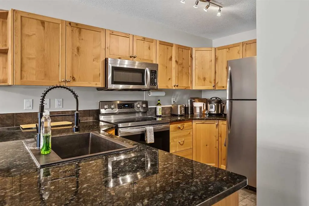 300 Palliser Lane, #122