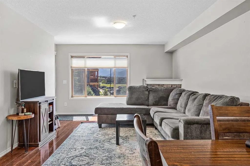 300 Palliser Lane, #122