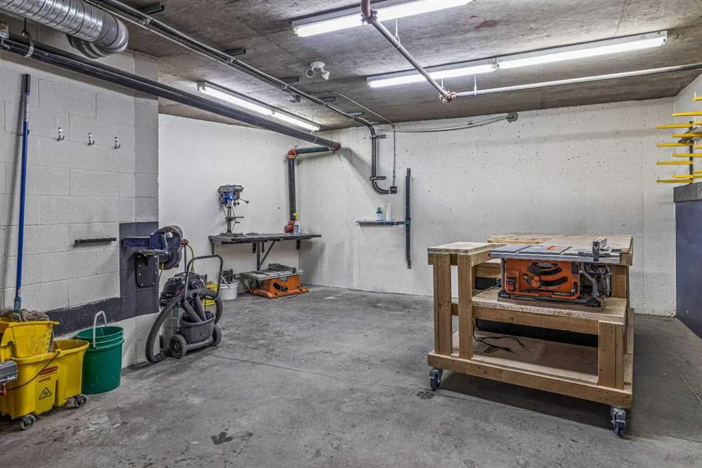 300 Palliser Lane, #122