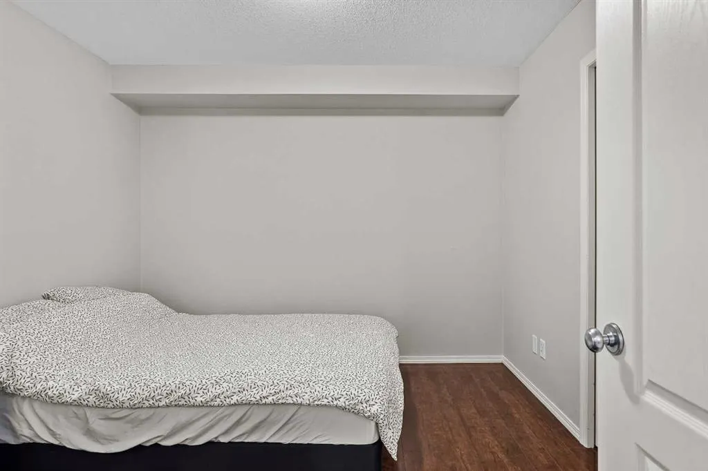 300 Palliser Lane, #122