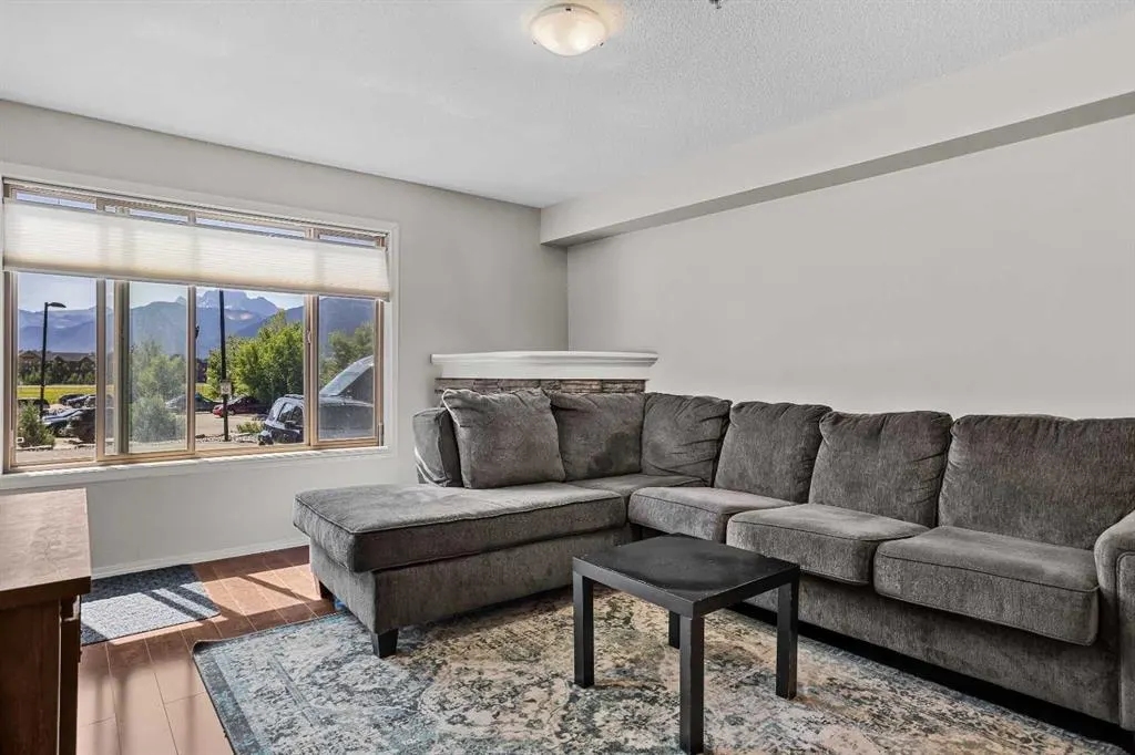 300 Palliser Lane, #122