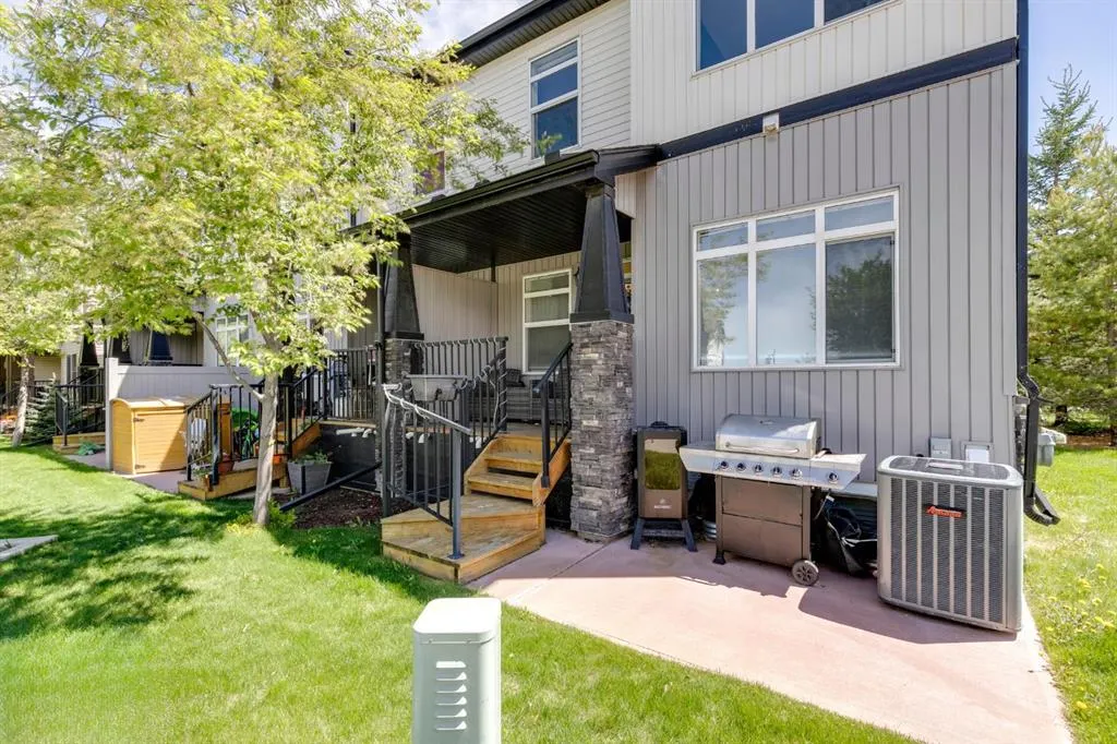 105 Copperpond Landing SE