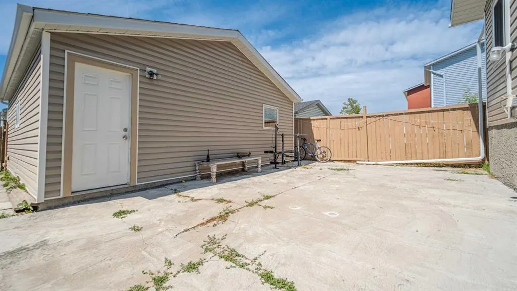 101 Martinbrook Place NE