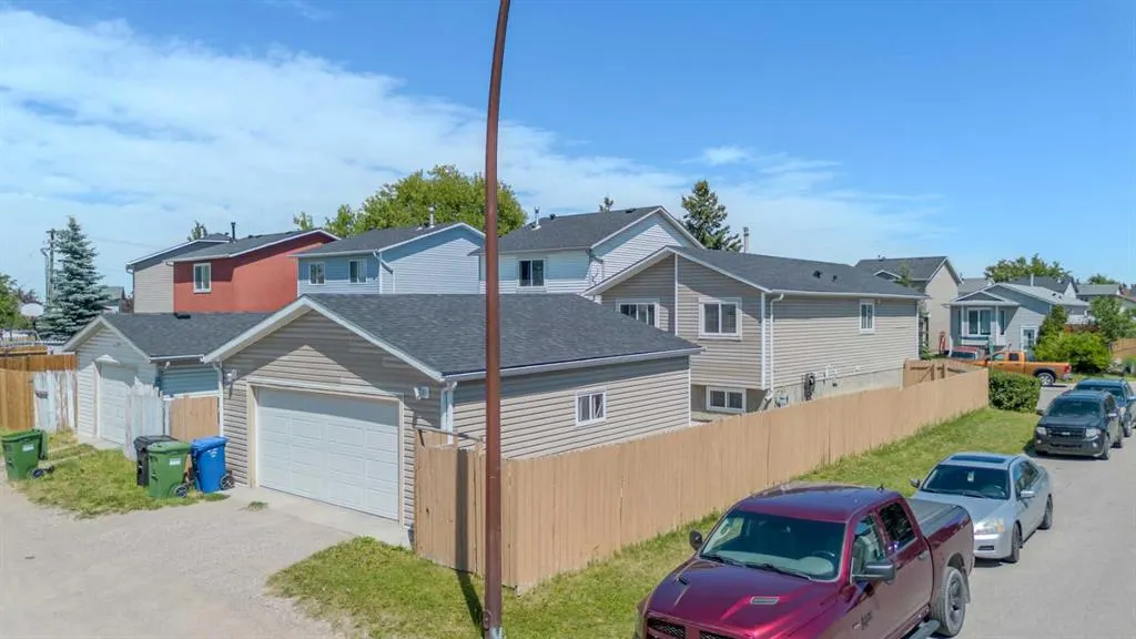 101 Martinbrook Place NE
