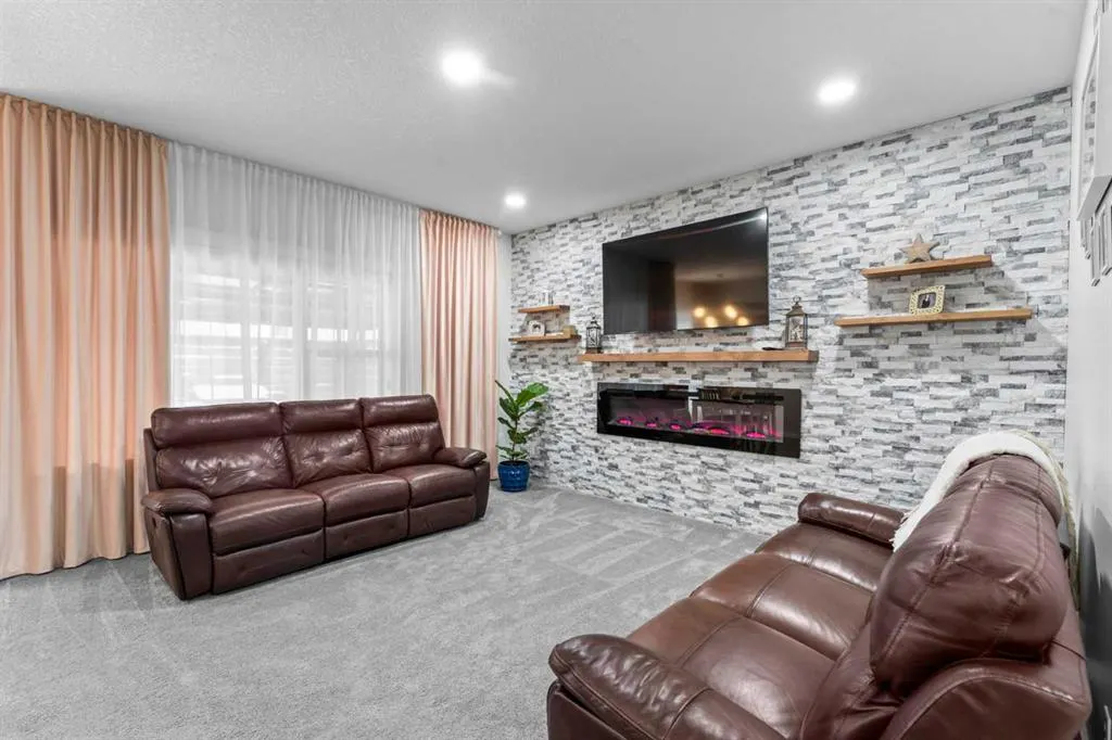 44 Copperleaf Way SE