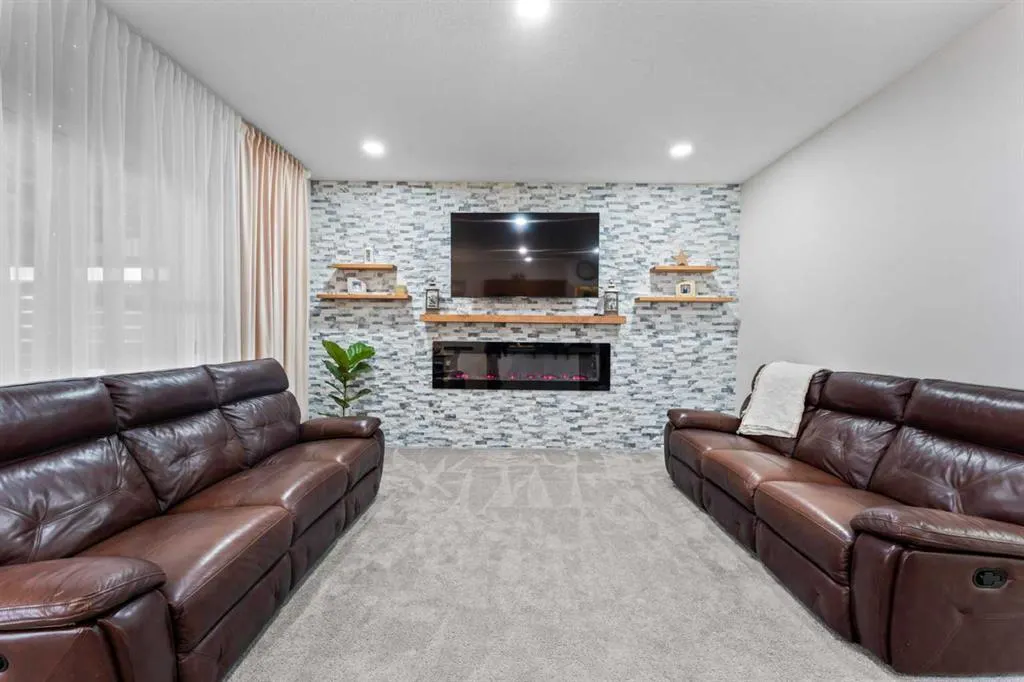 44 Copperleaf Way SE