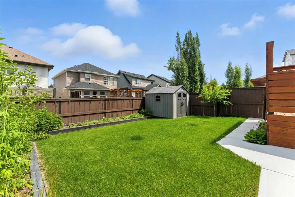 44 Copperleaf Way SE