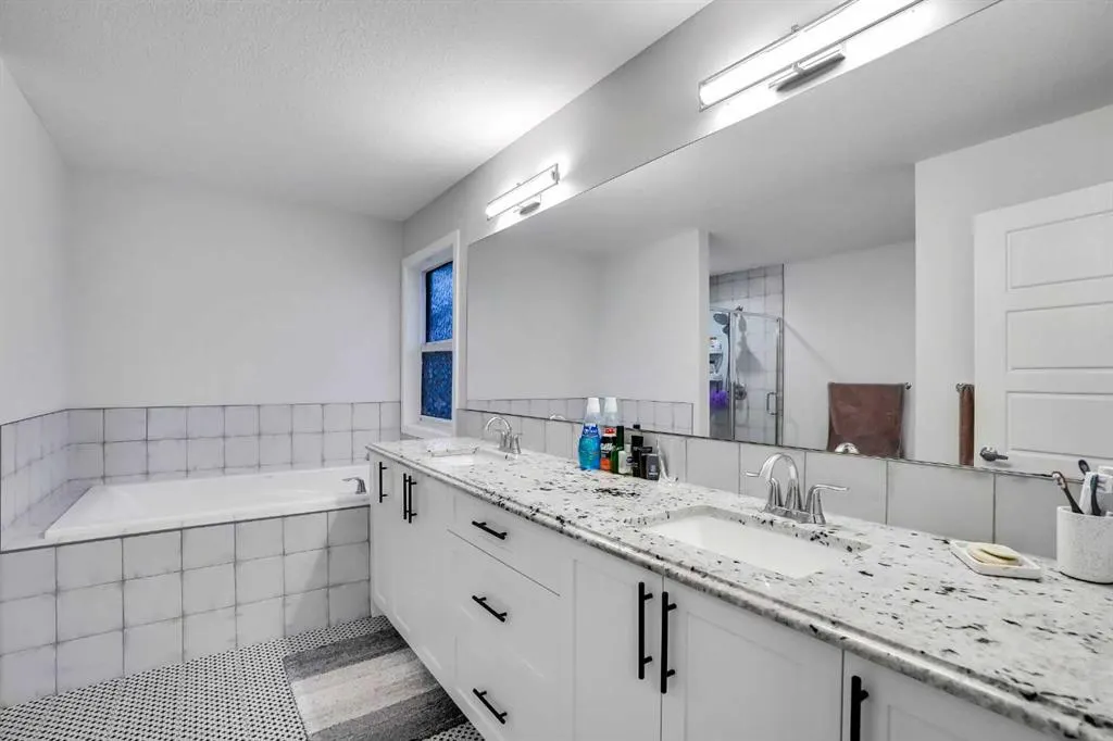 41 Howse Heights NE