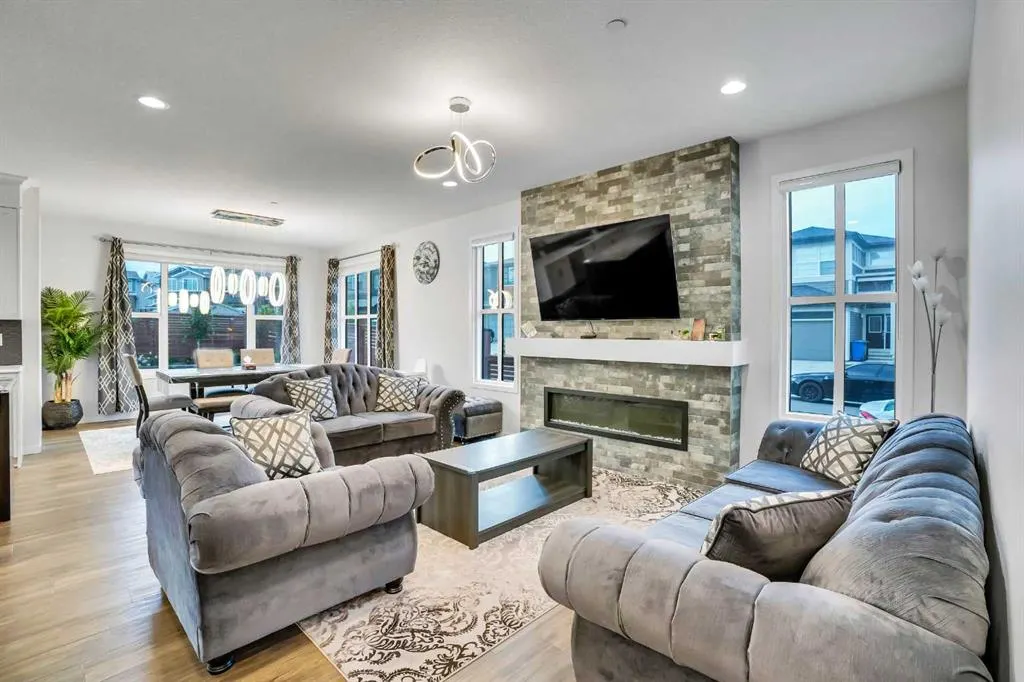 41 Howse Heights NE