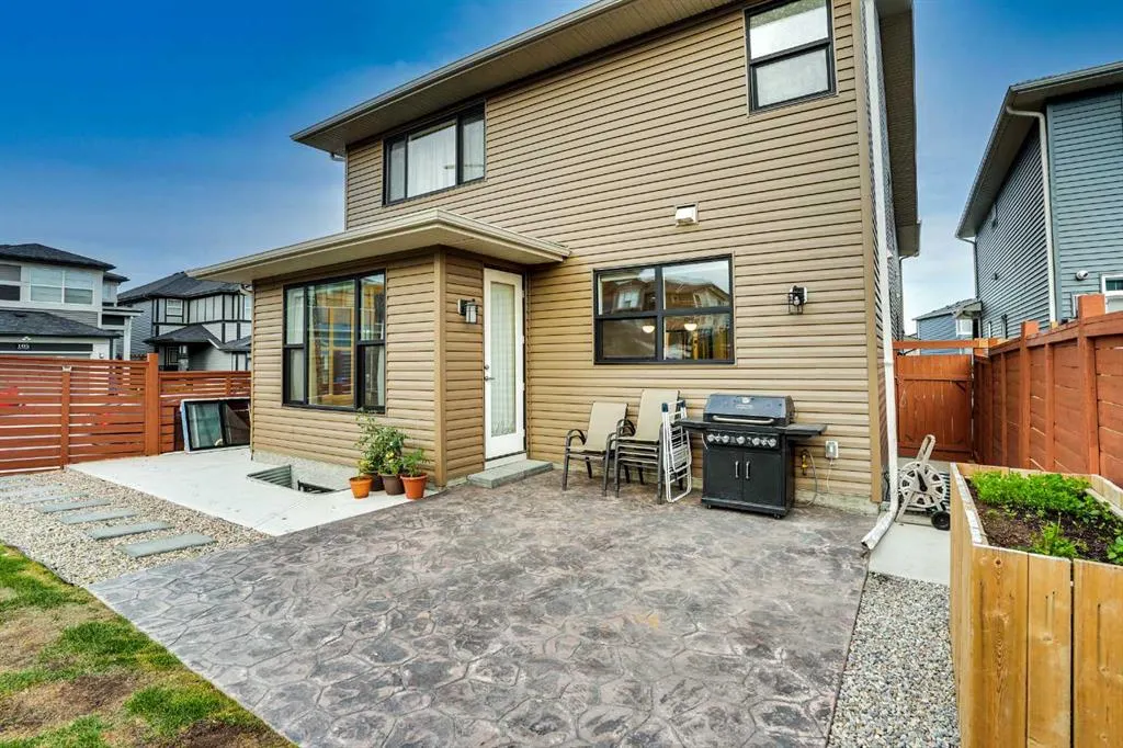 41 Howse Heights NE