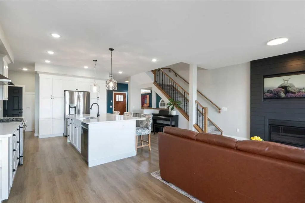 835 Lakewood Circle