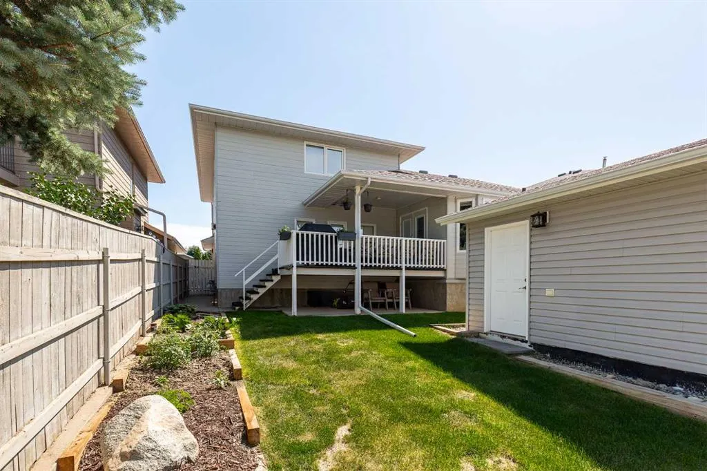 277 Coachwood Point W