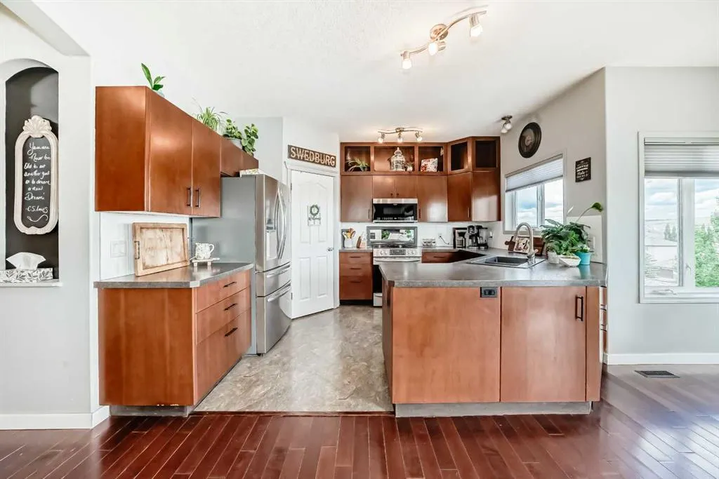 40 Bow Ridge Drive