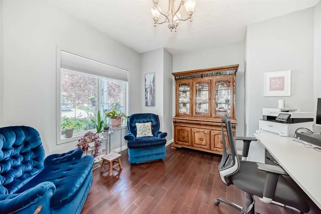 40 Bow Ridge Drive