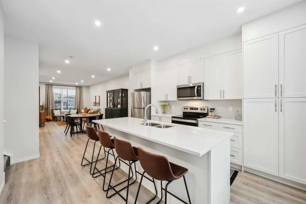 210 Vantage Drive