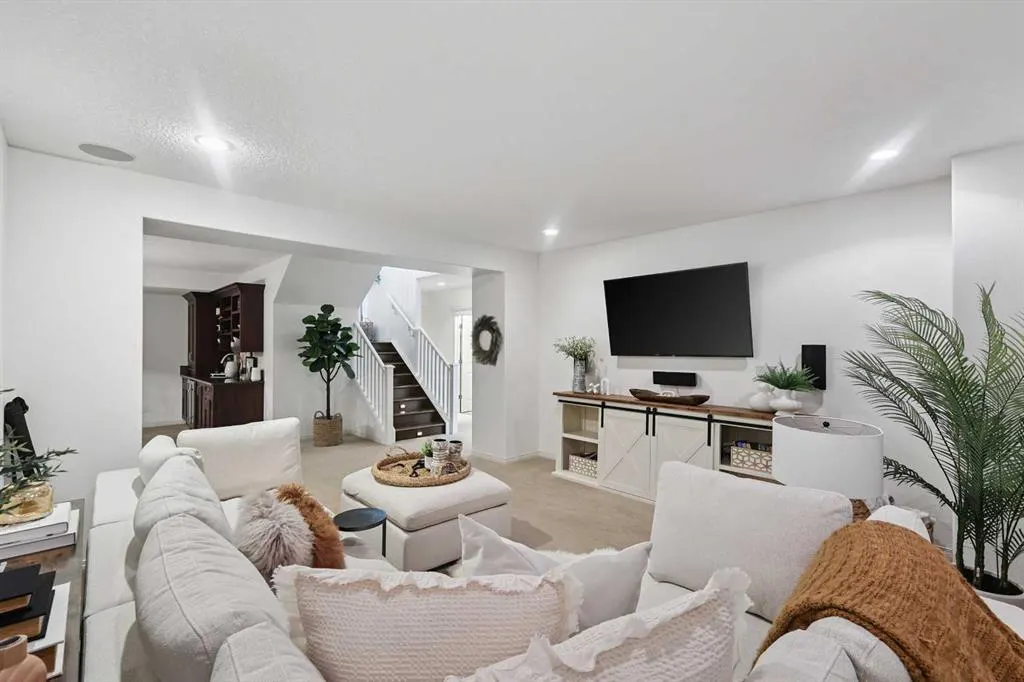 81 Elgin Estates View SE
