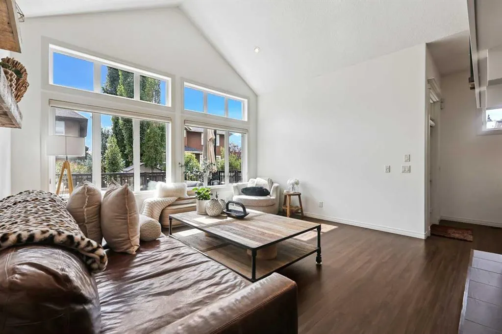 81 Elgin Estates View SE