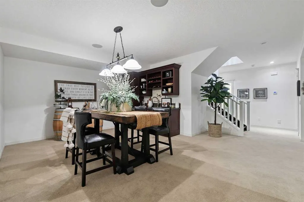 81 Elgin Estates View SE