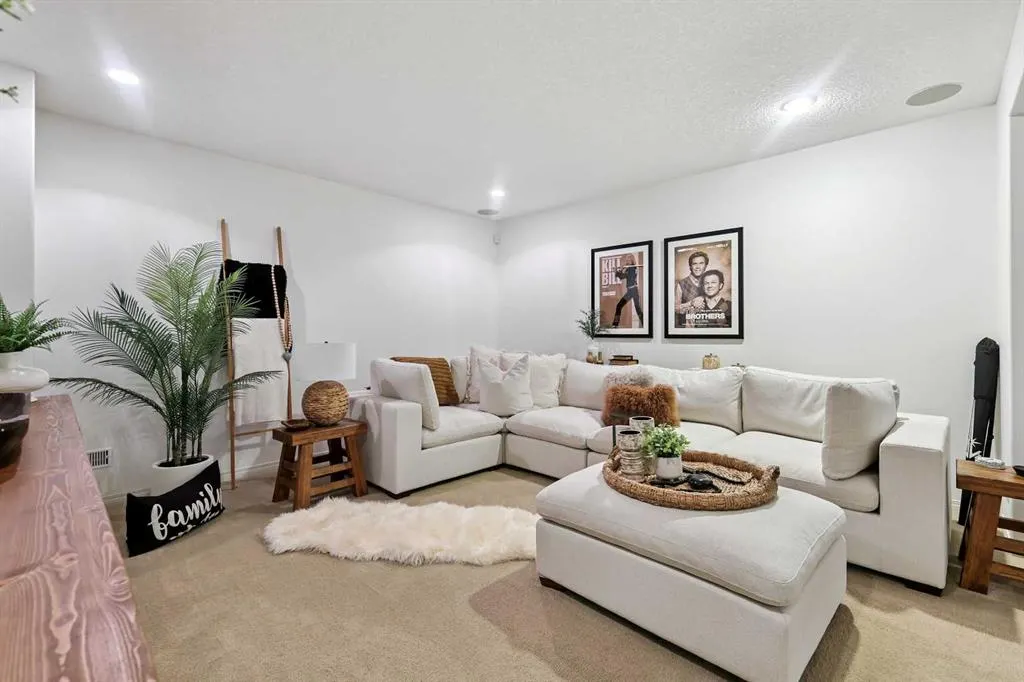 81 Elgin Estates View SE