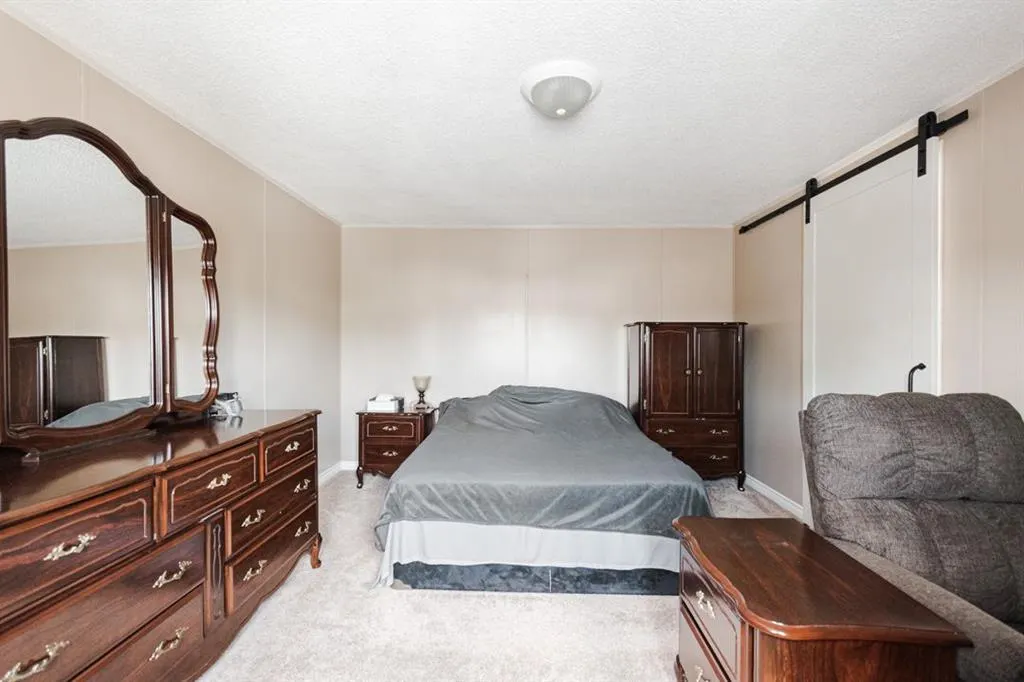 221 Harpe Way