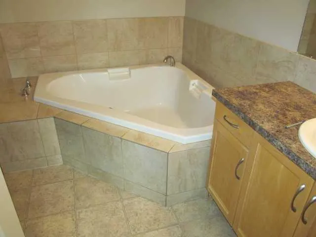 5601 KERRY WOOD Drive, #403