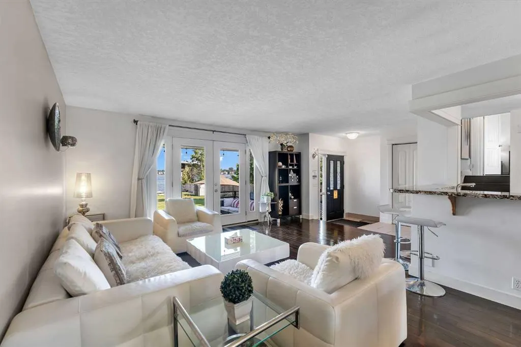 700 West Chestermere Drive