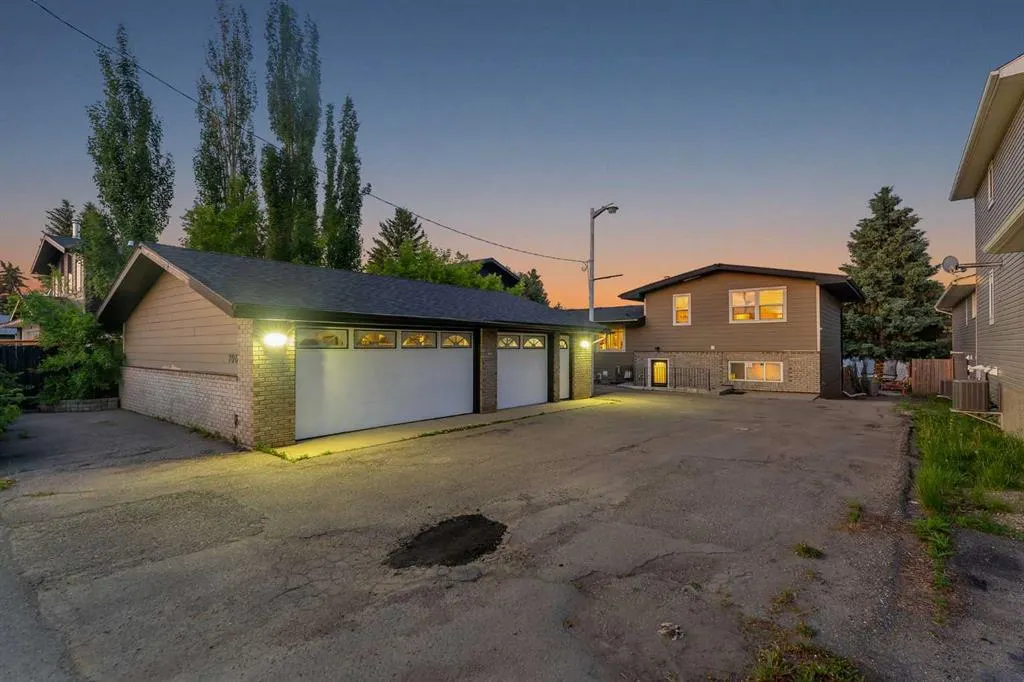 700 West Chestermere Drive
