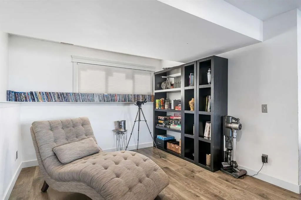 700 West Chestermere Drive