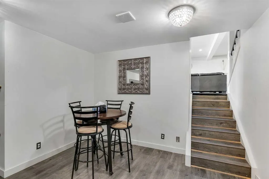 700 West Chestermere Drive