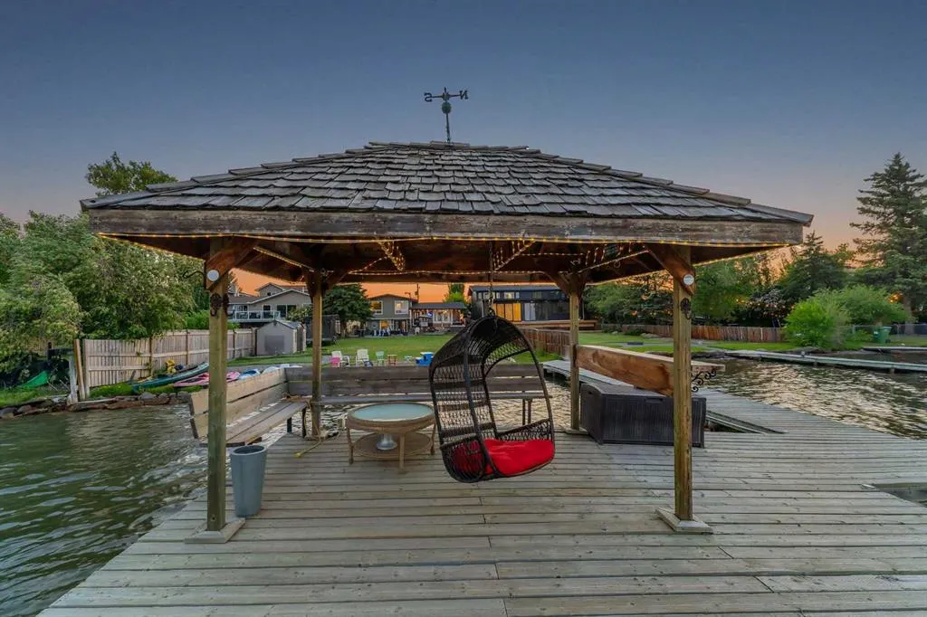 700 West Chestermere Drive