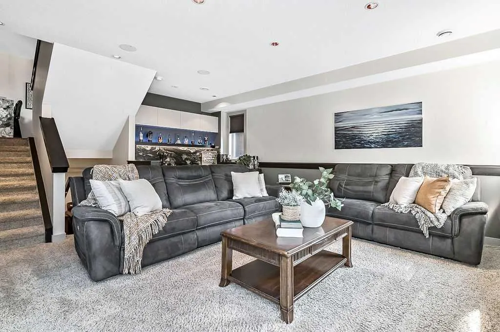 73 Evanspark Way NW