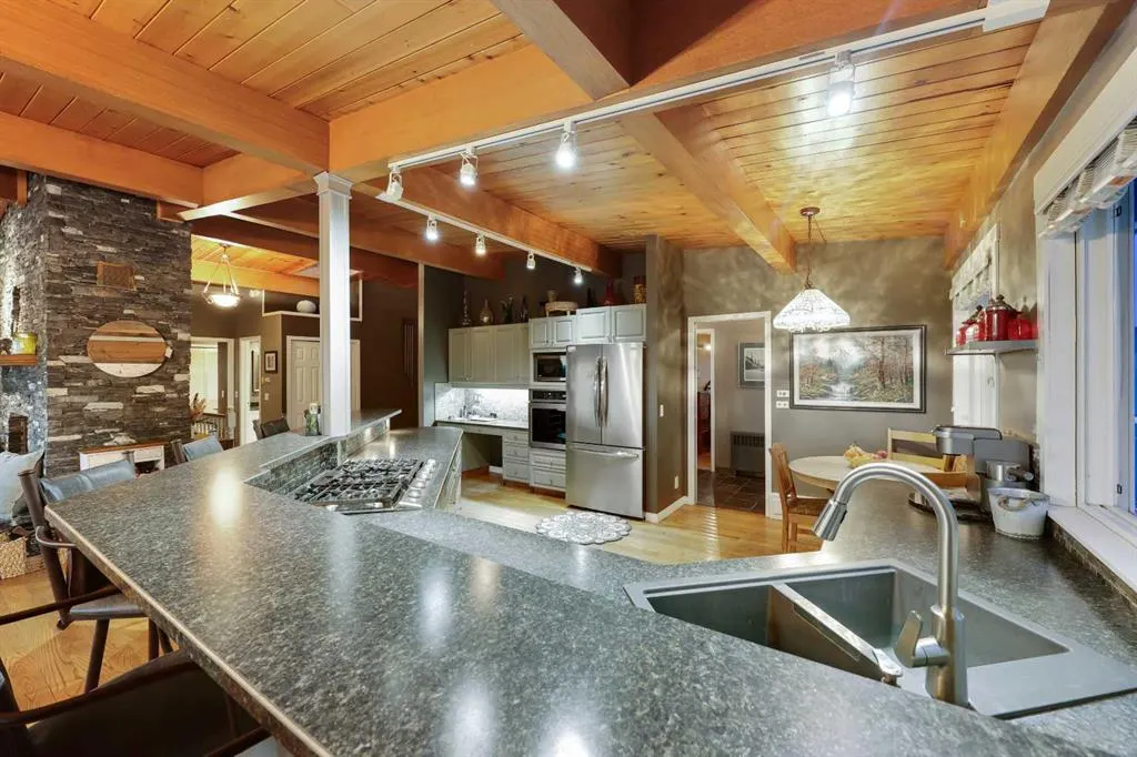 71 Artist View Pointe