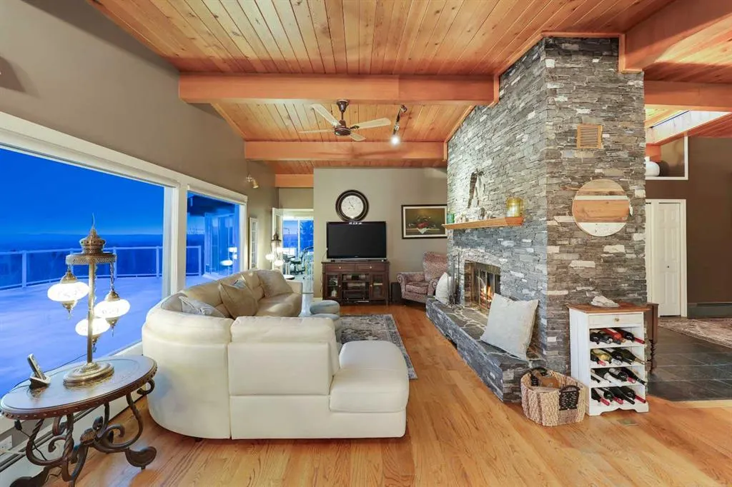 71 Artist View Pointe