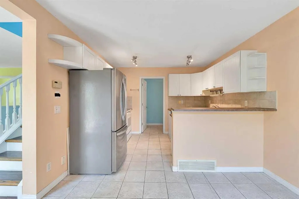 34 Simcoe Place SW