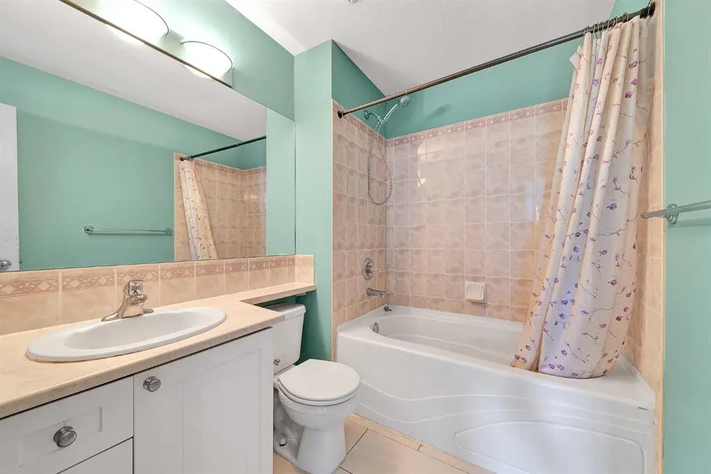 34 Simcoe Place SW