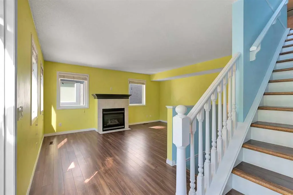 34 Simcoe Place SW
