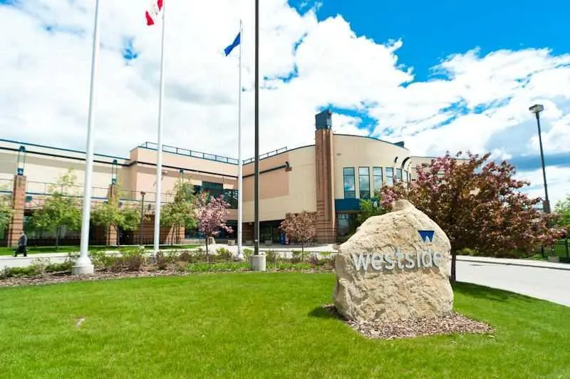 34 Simcoe Place SW
